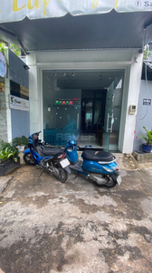 Nhà phố Quận Thủ Đức Nhà phố thiết kế 2 tầng đúc chắc chắn, cách chợ Thủ Đức chỉ 1km.