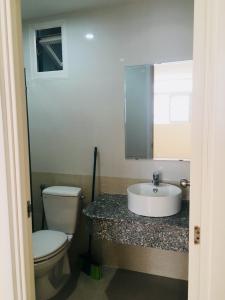 Phòng tắm City Gate, Quận 8 Căn hộ City Gate tầng trung, view nội khu hồ bơi mát mẻ.