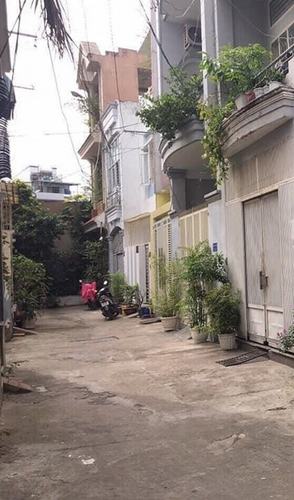 Đường trước nhà phố Quận Gò Vấp Nhà phố hẻm xe hơi đường Dương Quảng Hàm, kết cấu 1 trệt, 1 lầu kiên cố.
