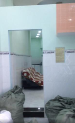 Không gian nhà phố Quận 6 Nhà phố hẻm xe tải rộng 4m, kết cấu 1 trệt 1 lầu, khu dân trí cao.