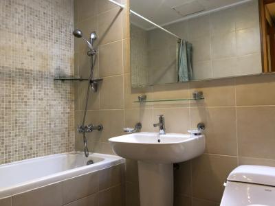 Toilet The Manor Quận Bình Thạnh Căn hộ The Manor tầng cao, đầy đủ nội thất