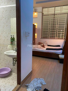 Nhà phố Quận 7 Nhà phố thiết kế 1 trệt, 2 lầu và sân thượng, diện tích 4mx 16m vuông đẹp.