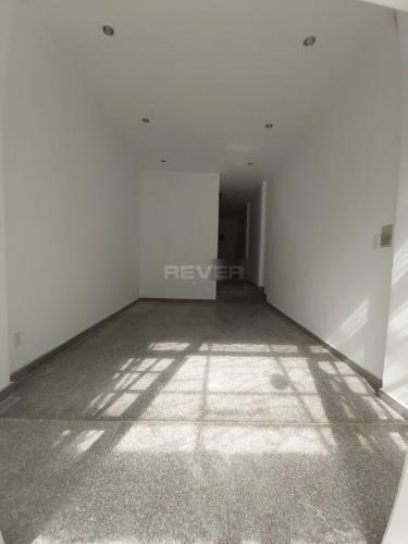  Nhà phố kết cấu 1 trệt 3 lầu, hẻm xe hơi rộng rãi khu dân cư đông đúc.