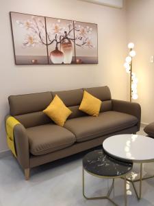 Phòng khách căn hộ Saigon South Residence Căn hộ thô tầng cao Saigon South Residence, view nội khu.