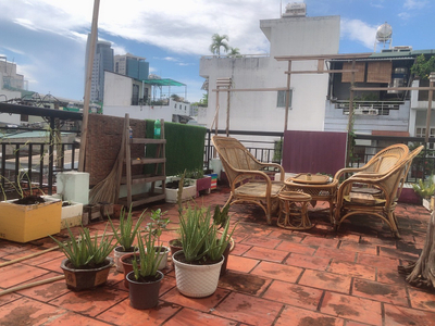 Nhà phố Quận Bình Thạnh Nhà phố nằm tại khu vực dân cư sầm uất, kết cấu 1 trệt, 1 lầu kiên cố.