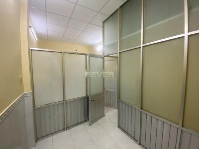 Nhà phố Quận 7 Nhà hẻm đường Trần Xuân Soạn, kết cấu 1 trệt 1 lầu đúc, có sổ hồng riêng.