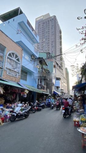 Đường trước nhà phố Quận Bình Thạnh Nhà phố mặt tiền chợ Văn Thánh hướng Đông Bắc, khu dân cư sầm uất.