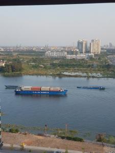 Căn hộ Sunwah Pearl, Quận Bình Thạnh Căn hộ Sunwah Pearl tầng 20, cửa hướng Tây Nam view sông thoáng mát.