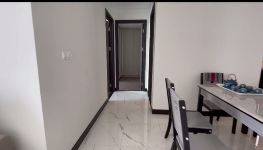 Căn hộ Empire City, Quận 2 Căn hộ Empire City có 2 phòng ngủ, nội thất cơ bản.