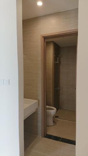 Toilet Vinhomes Grand Park Quận 9 Căn hộ tầng trung Vinhomes Grand Park đón view nội khu thoáng mát.
