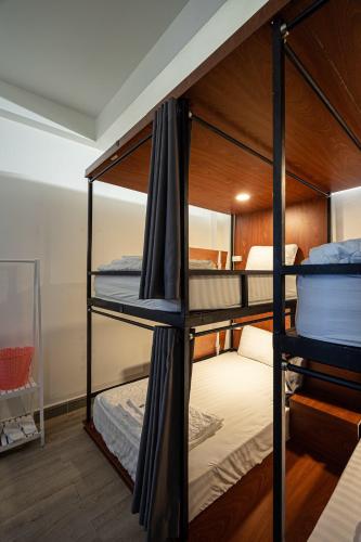 Phòng ngủ nhà phố Quận 1 Nhà phố Đường Đỗ Quang Đẩu 6 tầng diện tích 43.2m² pháp lý sổ hồng.