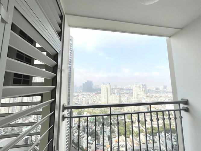 Officetel Vinhomes Central Park, Quận Bình Thạnh Officetel Vinhomes Central Park tầng 27 view thành phố, nội thất cơ bản.
