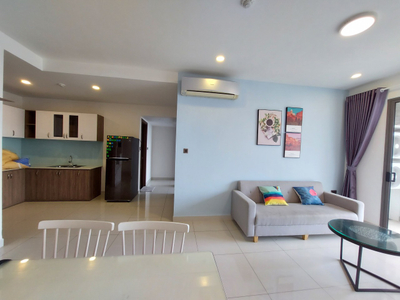 Căn hộ Saigon Royal, Quận 4 Căn hộ Saigon Royal tầng 15 thiết kế hiện đại, đầy đủ nội thất.