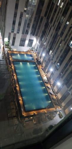 Hồ bơi Cetana Thủ Thiêm, Quận 2 Căn hộ Centana Thủ Thiêm tầng trung, view sông mát mẻ.