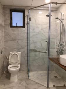 Nhà vệ sinh Saigon South Residence Căn hộ Saigon South Residence tầng thấp, đầy đủ nội thất