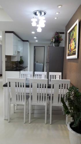 Không gian căn hộ Masteri Thảo Điền, Quận 2 Căn hộ Masteri Thảo Điền tầng cao view sông, nội thất đầy đủ.