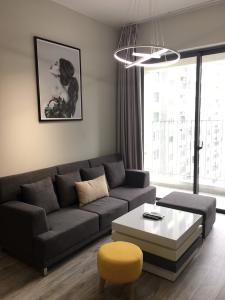 Phòng khách Masteri An Phú Quận 2 Căn hộ Masteri An Phú hướng ban công tây bắc đầy đủ nội thất diện tích 69.9m².