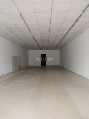 Mặt bằng kinh doanh Huyện Nhà Bè Mặt bằng kinh doanh đường Huỳnh Tấn Phát diện tích 180m2, cửa hướng Tây Nam.