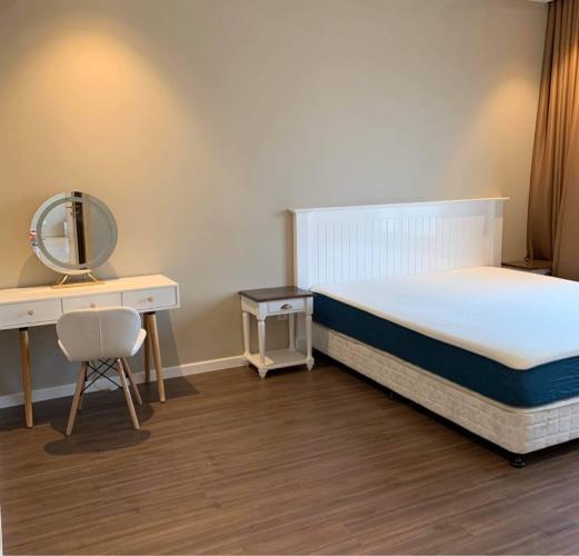 phòng ngủ căn hộ riviera point Căn hộ Riviera Point đón view sông, tầng trung thoáng mát.