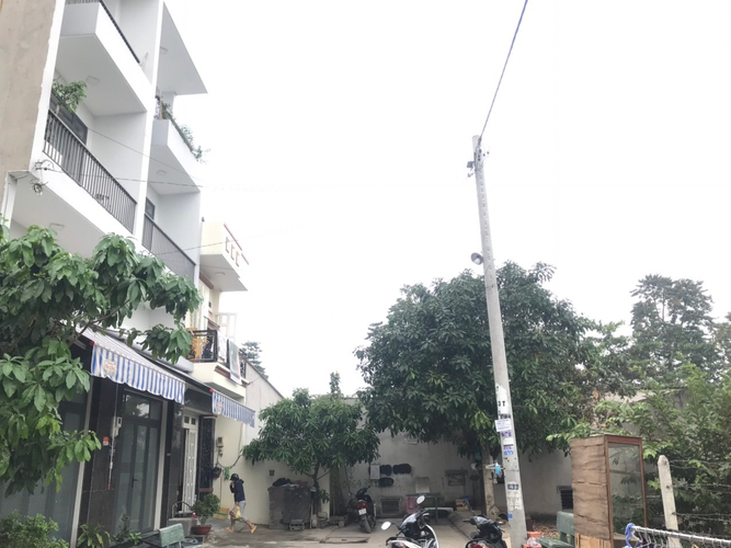 Đường trước đất nền Quận 12 Đất nền diện tích 60m2 vuông đẹp, gần sông Sài Gòn rất thoáng mát.