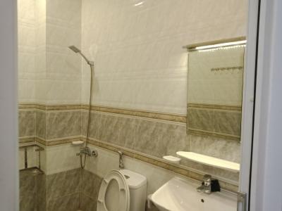 Phòng tắm nhà phố Nhà phố đường Nguyễn Tư Giản hướng Đông Nam, hẻm 5m thoáng rộng
