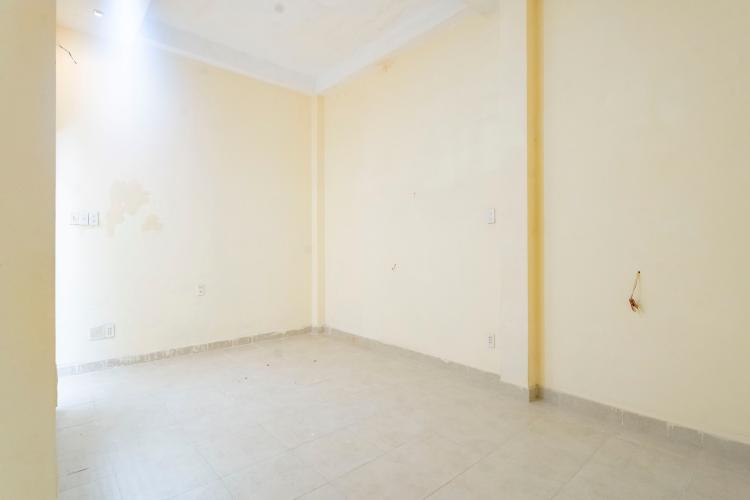 Bên trong nhà phố Quận 7 Nhà phố hướng Tây diện tích 4mx15m, hẻm xe hơi quay đầu 5m.