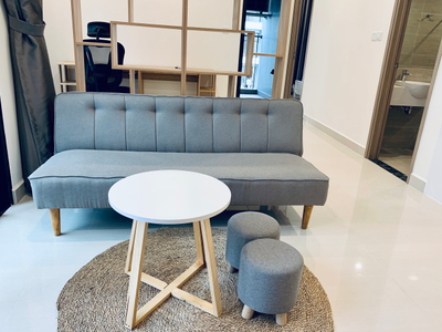 Căn hộ Vinhomes Grand Park, Quận 9 Căn hộ Vinhomes Grand Park tầng 23 cửa hướng Đông Nam, đầy đủ nội thất.