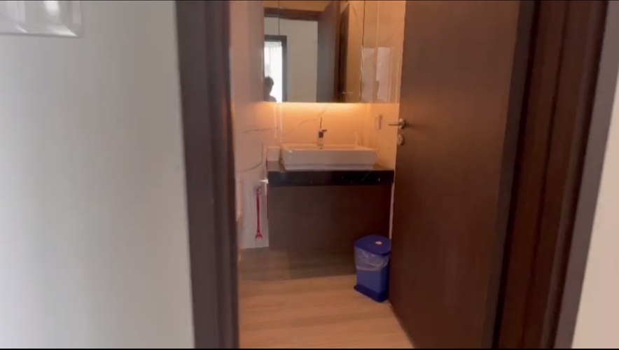 Căn hộ Empire City, Quận 2 Căn hộ Empire City có 2 phòng ngủ, nội thất cơ bản.