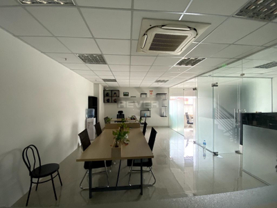 Văn phòng mặt tiền đường Nguyễn Đình Chính, diện tích 60m2 vuông đẹp.