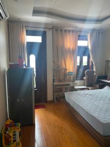 Nhà phố Quận Tân Bình Nhà phố hẻm xe hơi đường Phan Huy Ích, kết cấu đúc 1 trệt 4 tầng kiên cố.