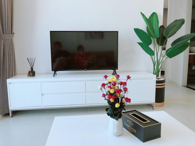 Phòng khách căn hộ Sunrise Riverside, Huyện Nhà Bè Căn hộ tầng 23 Sunrise Riverside đầy đủ nội thất, view thoáng mát.