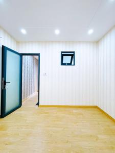 Phòng ngủ nhà phố Quận Gò Vấp Nhà phố hướng Tây Bắc hẻm xe hơi, cách chợ Hạnh Thông Tây 1km.