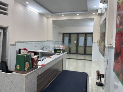  Mặt bằng kinh doanh diện tích 100m2, khu vực kinh doanh sầm uất.