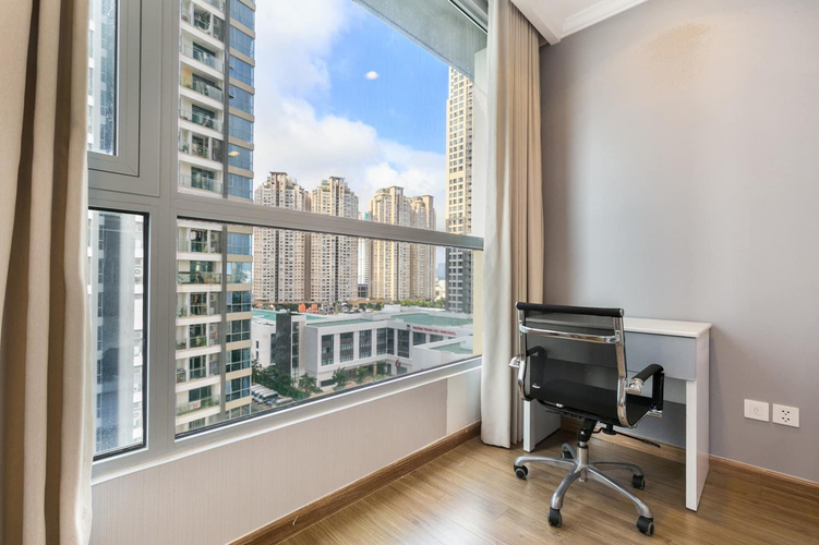 Căn hộ Vinhomes Central Park, Quận Bình Thạnh Căn hộ Vinhomes Central Park tầng 9 diện tích 81.6m2, đầy đủ nội thất.