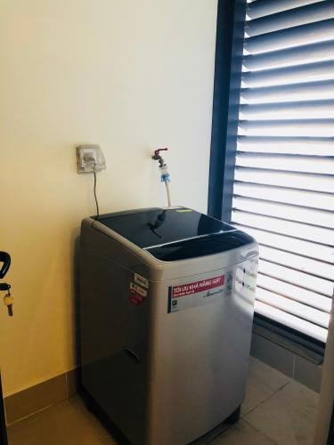 Không gian căn hộ Vinhomes Golden River, Quận 1 Căn hộ Vinhomes Golden River đầy đủ nội thất, tầng cao view thoáng mát.