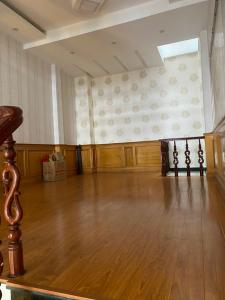 Nhà phố Quận Tân Bình Nhà phố hẻm xe hơi đường Phan Huy Ích, kết cấu đúc 1 trệt 4 tầng kiên cố.