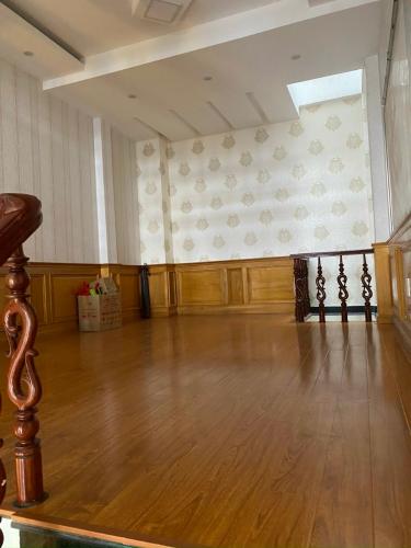 Nhà phố Quận Tân Bình Nhà phố hẻm xe hơi đường Phan Huy Ích, kết cấu đúc 1 trệt 4 tầng kiên cố.