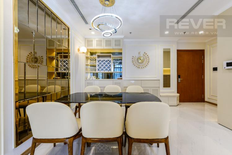 Căn hộ Vinhomes Central Park, Quận Bình Thạnh Căn hộ Vinhomes Central Park tầng 21 có 3 phòng ngủ, không gian thoáng đãng.