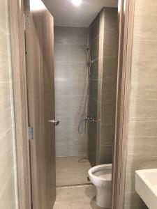 Toilet Vinhomes Grand Park Quận 9 Căn hộ Vinhomes Grand Park tầng trung, kèm nội thất cơ bản.