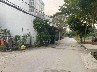 Đường trước nhà phố Quận 7 Nhà phố thiết kế 1 trệt, 2 lầu và sân thượng, diện tích 4mx 16m vuông đẹp.