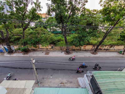  Nhà phố thiết kế 1 trệt, 1 lửng, 1 lầu và sân thượng, không có nội thất.