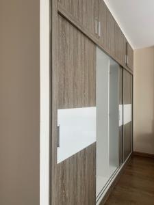 Phòng ngủ Vinhomes Central Park Căn hộ Vinhomes Central Park tầng cao mát mẻ, đầy đủ nội thất.