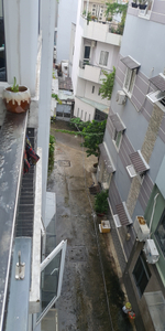 Đường trước nhà phố Quận Bình Thạnh Nhà phố thiết kế 1 trệt, 3 lầu không có nội thất, khu dân cư hiện hữu.