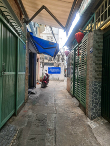 Đường trước nhà phố Quận Phú Nhuận Nhà phố thiết kế 1 trệt, 1 lầu diện tích 25m2, bàn giao nội thất cơ bản.