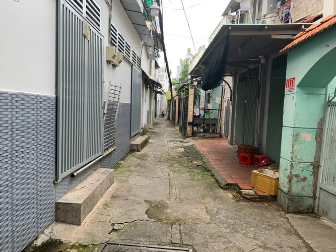 Đường trước nhà phố Quận 7 Nhà phố thiết kế 1 trệt, 1 lầu có 2 mặt tiền đường rộng rãi thông thoáng.