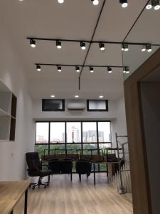 không gian căn hộ The Sun Avenue Căn hộ nội thất đầy đủ The Sun Avenue view nội khu.