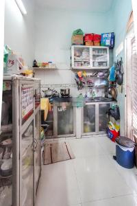 Bên trong nhà phố Âu Dương Lân, Quận 8 Nhà phố hướng Đông Nam, hẻm xe hơi 2 mặt tiền