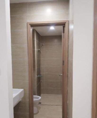 Toilet Vinhomes Grand Park Quận 9 Căn hộ Vinhomes Grand Park tầng cao, đón view nội khu mát mẻ.