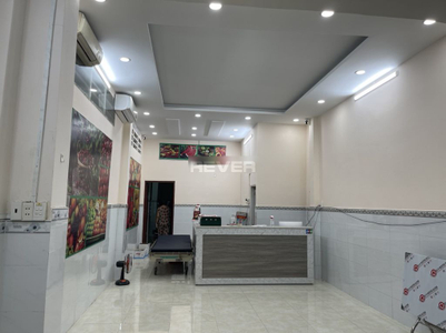  Mặt bằng kinh doanh diện tích 100m2, khu vực kinh doanh sầm uất.