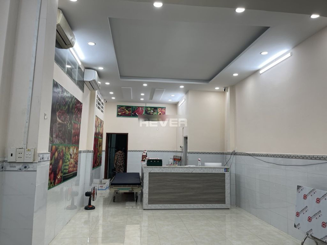  Mặt bằng kinh doanh diện tích 100m2, khu vực kinh doanh sầm uất.